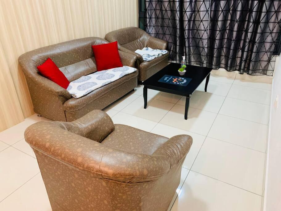 Stay@ Kiara Plaza Kajang/semenyih Free Wifi/car Park Apartment *