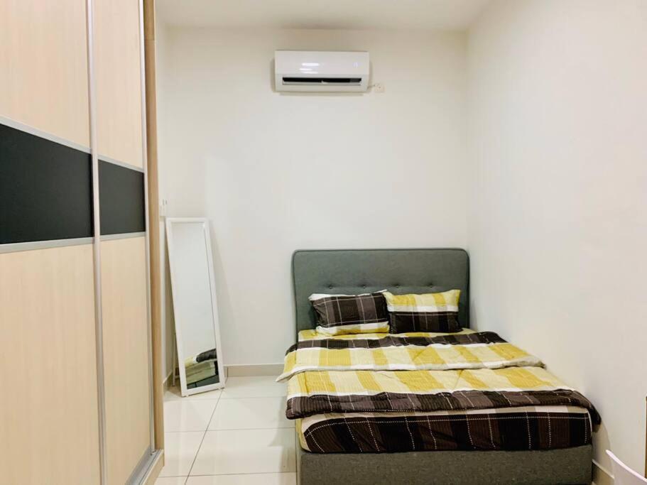 Stay@ Kiara Plaza Kajang/semenyih Free Wifi/car Park